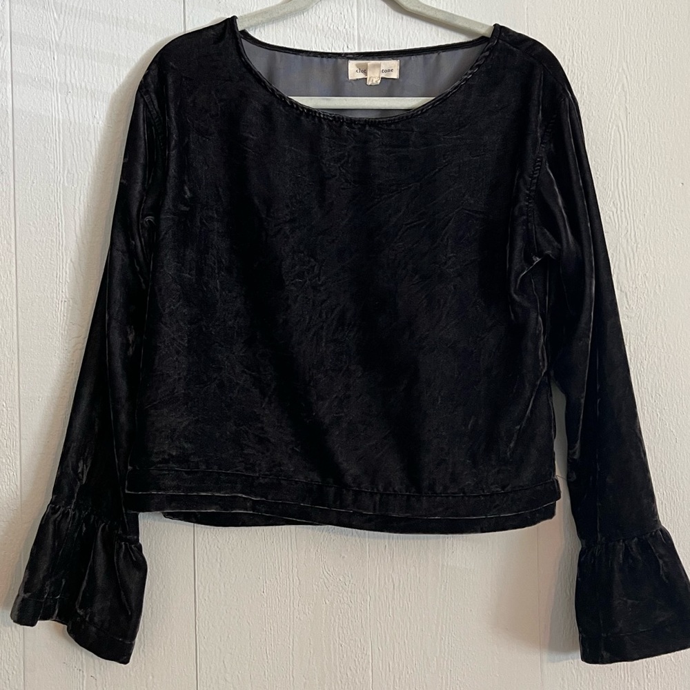 Shiny long sleeve shirt with bell sleeves black